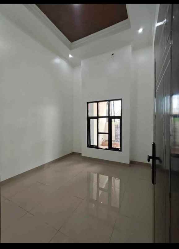 dijual rumah taman harapan baru kota