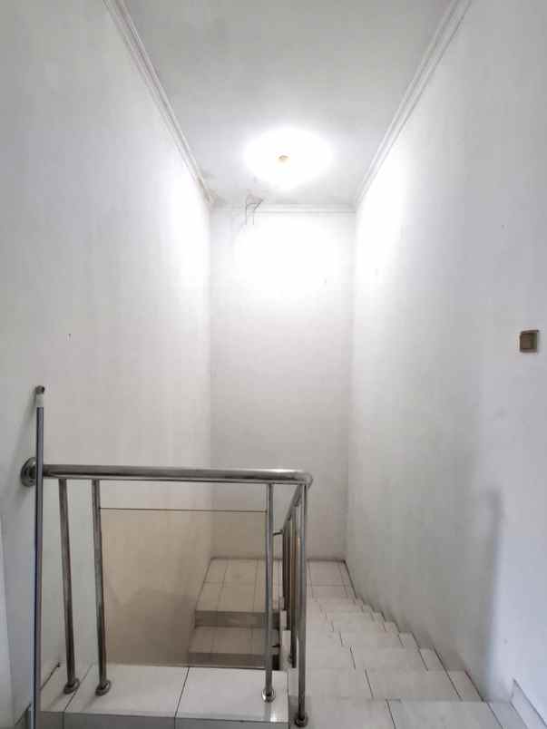 dijual rumah taman modern cakung