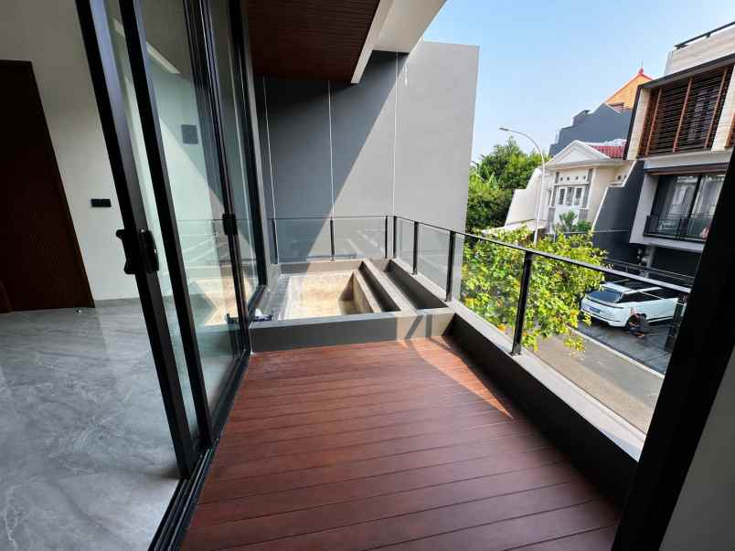 dijual rumah taman permata buana