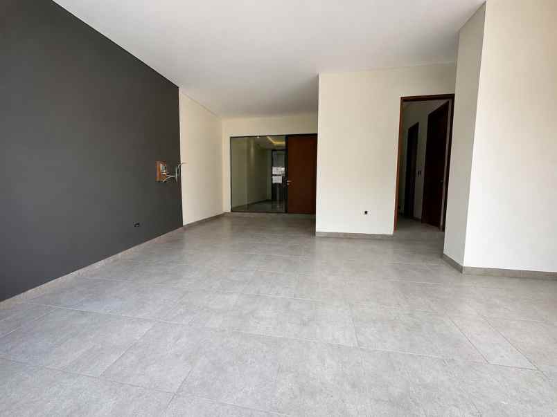 dijual rumah taman permata buana