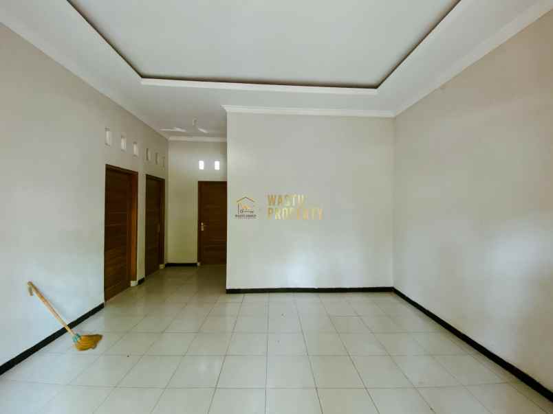 dijual rumah tamanmartani kalasan