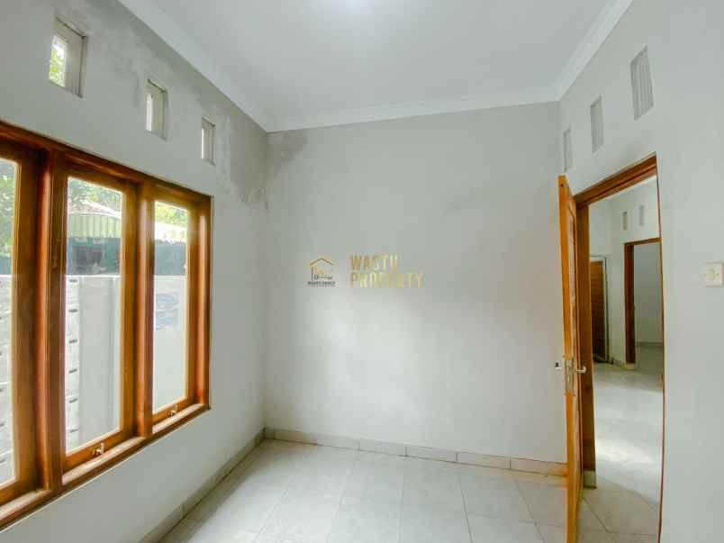 dijual rumah tamanmartani kec kalasan