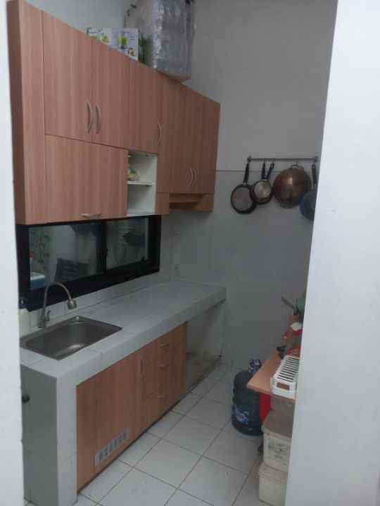 dijual rumah tambak medokan ayu