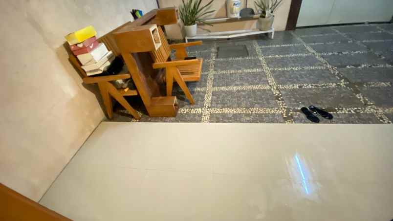 dijual rumah tambak medokan ayu rungkut
