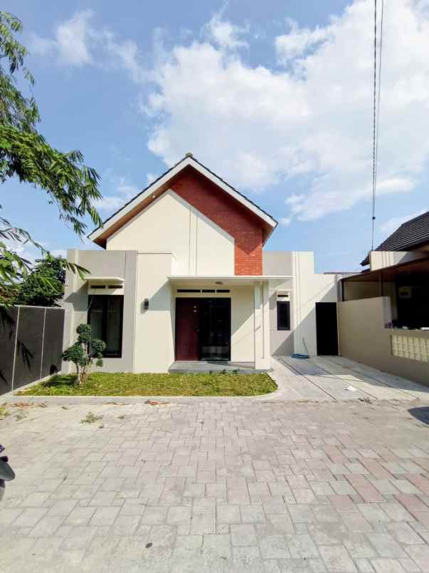 dijual rumah tonggalan