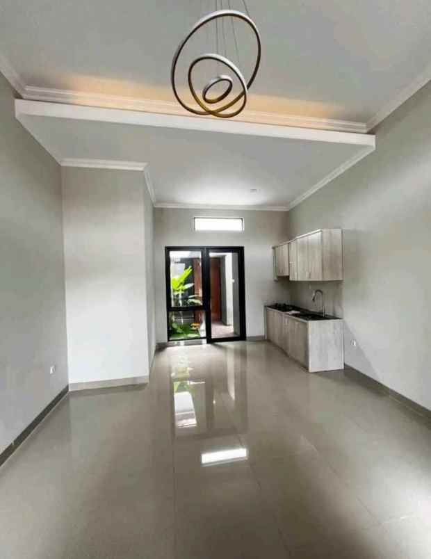dijual rumah trihanggo
