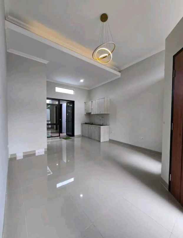 dijual rumah trihanggo