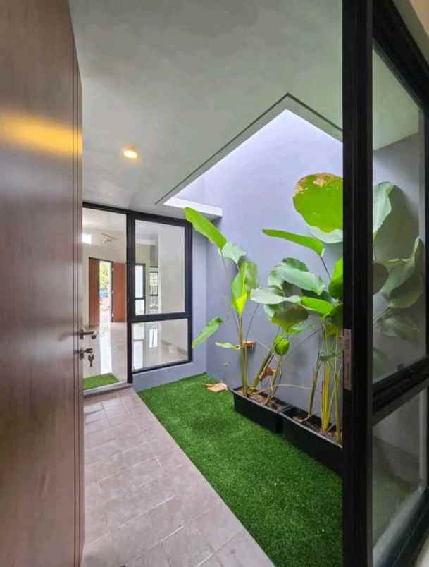 dijual rumah trihanggo