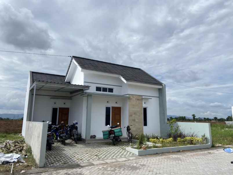 dijual rumah trunuh klaten selatan