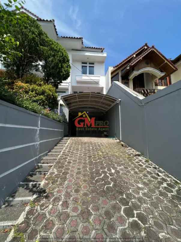 dijual rumah tubagus ismail