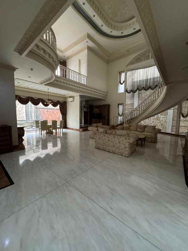 dijual rumah vbr 2 pakuwon indah