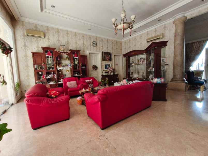 dijual rumah vbr pakuwon indah