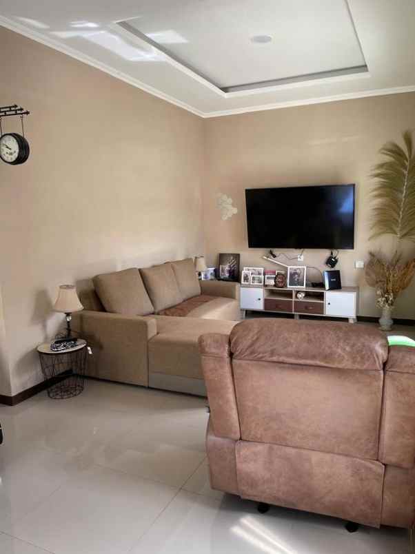 dijual rumah villa asri nyaman di lembang bandung