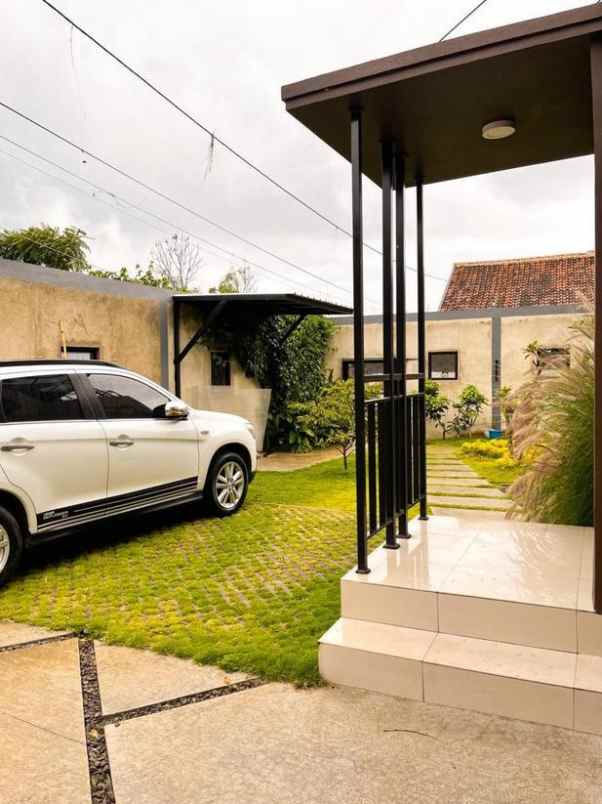 dijual rumah villa asri nyaman di lembang bandung