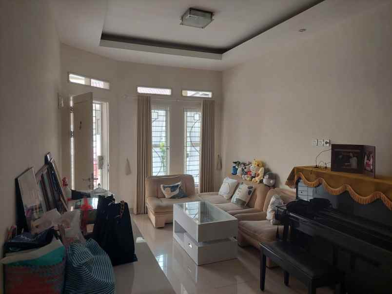 dijual rumah villa bintaro indah