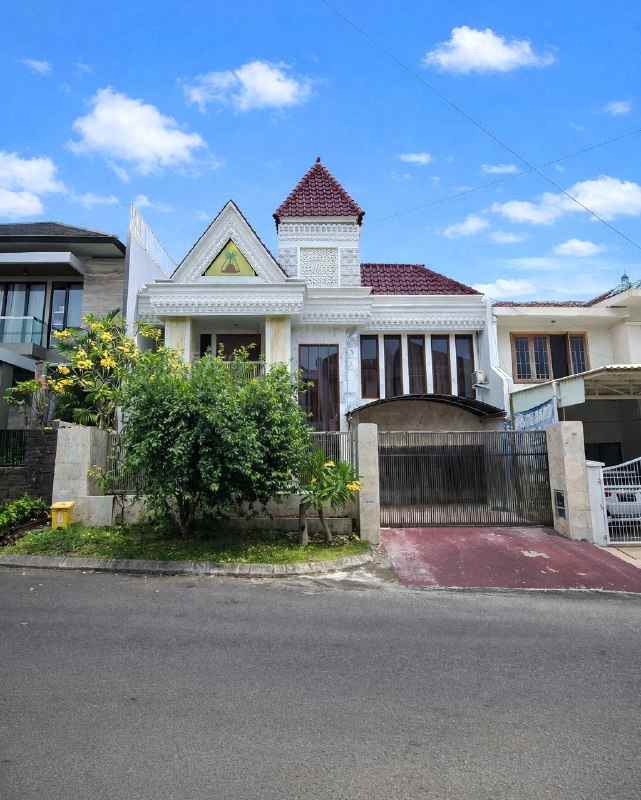 dijual rumah villa bukit indah pakuwon