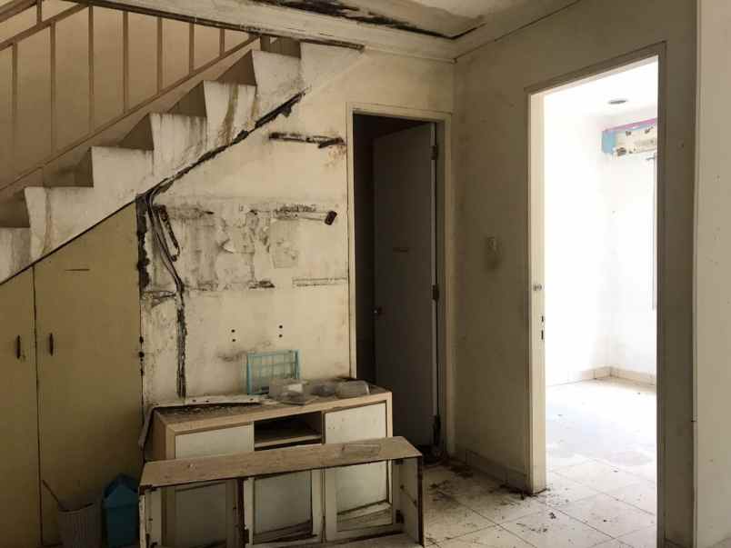 dijual rumah villa permata gading