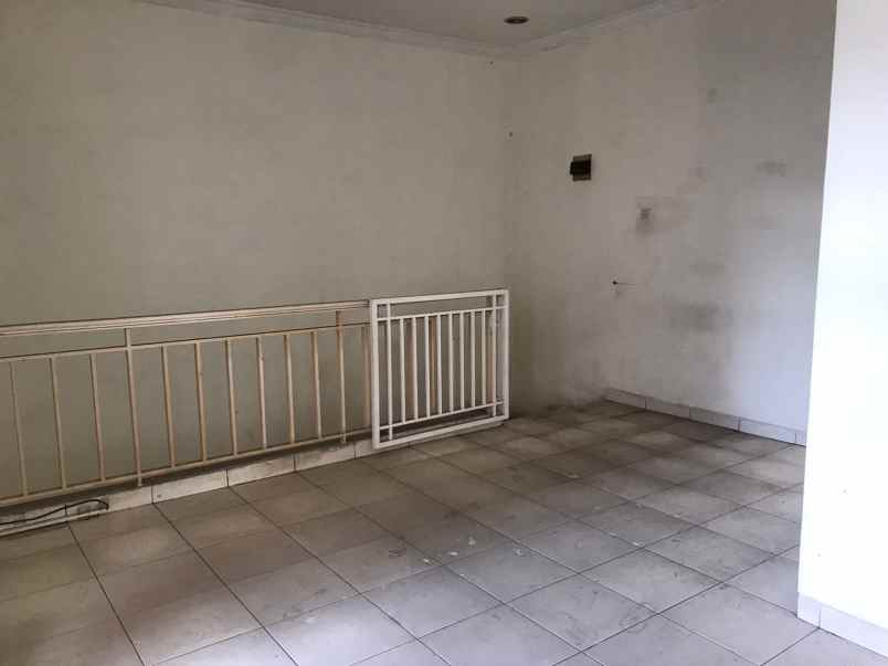 dijual rumah villa permata gading