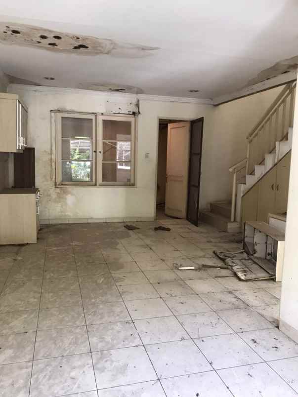 dijual rumah villa permata gading