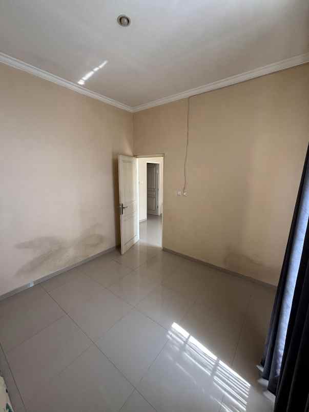 dijual rumah wendit