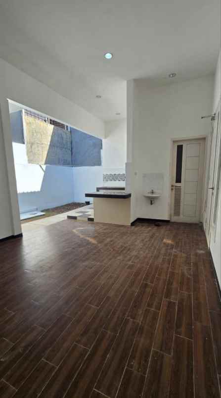 dijual rumah wiguna gunung anyar surabaya