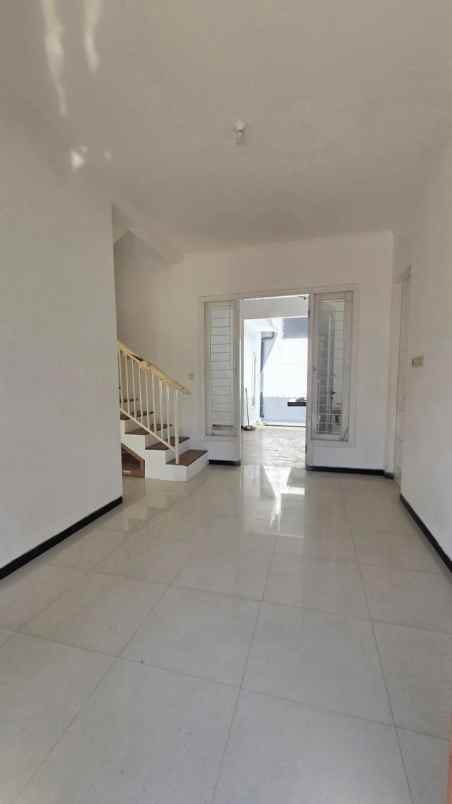 dijual rumah wiguna gunung anyar surabaya