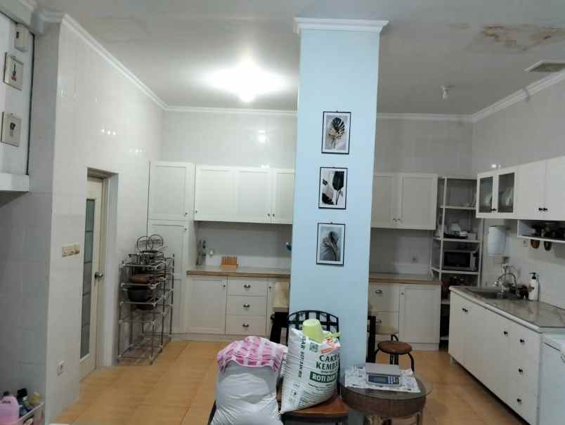 dijual rumah wisma permai