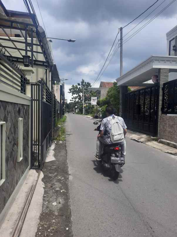 dijual tanah barat seturan caturtunggal