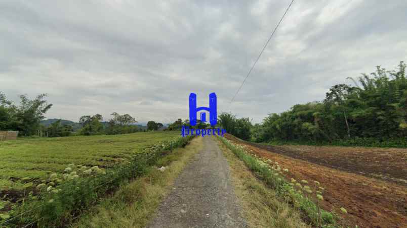 dijual tanah jalan kubucolia seberaya