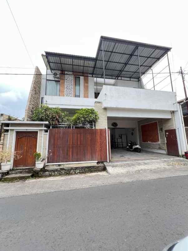 dijual villa cantik semi furnished lokasi junrejo batu