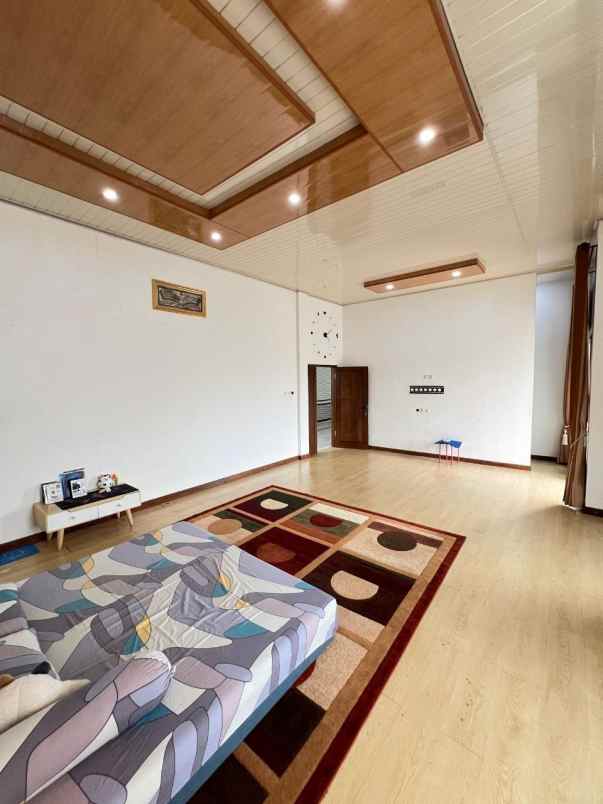 dijual villa cantik semi furnished lokasi junrejo batu