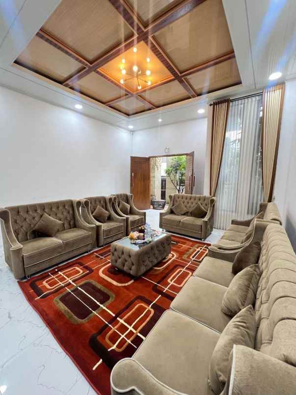 dijual villa cantik semi furnished lokasi junrejo batu