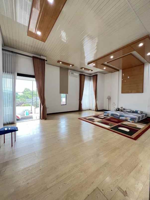 dijual villa cantik semi furnished lokasi junrejo batu