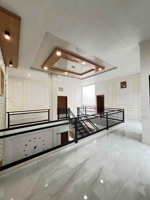dijual villa cantik semi furnished lokasi junrejo batu