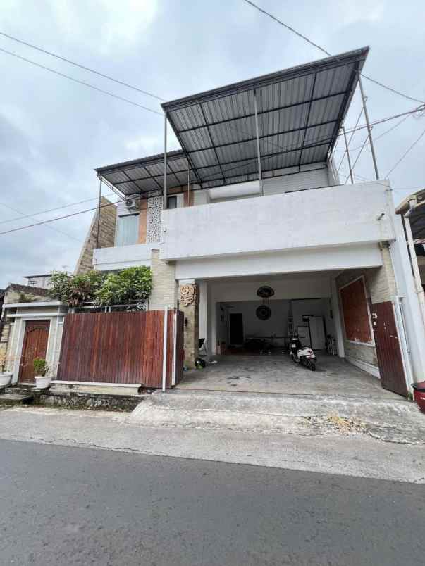 dijual villa cantik semi furnished lokasi junrejo batu