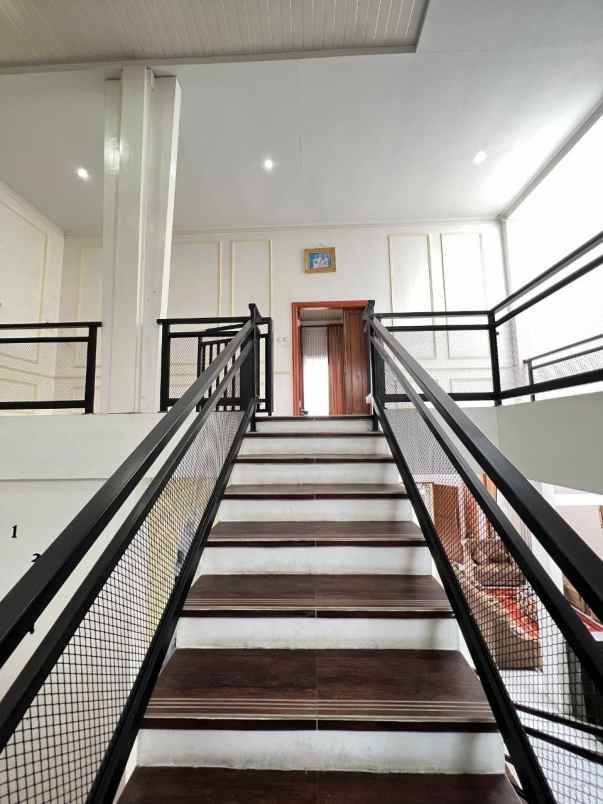 dijual villa cantik semi furnished lokasi junrejo batu