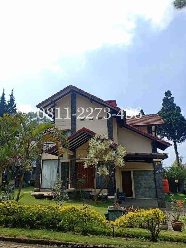 dijual villa cisarua