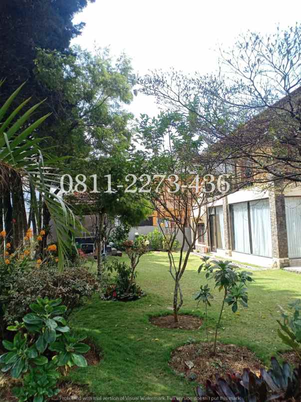 dijual villa cisarua