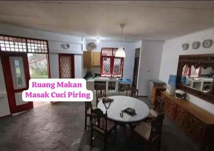 dijual villa desa cipari