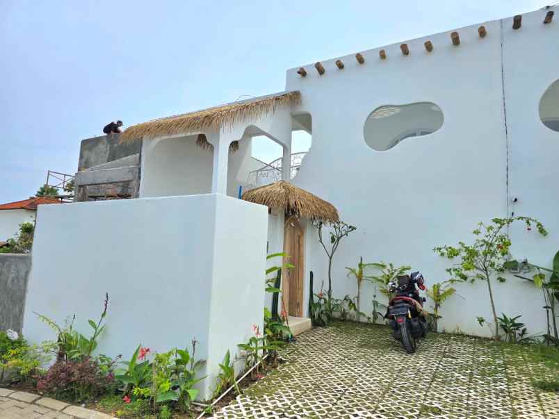 dijual villa jalan raya uluwatu pecatu