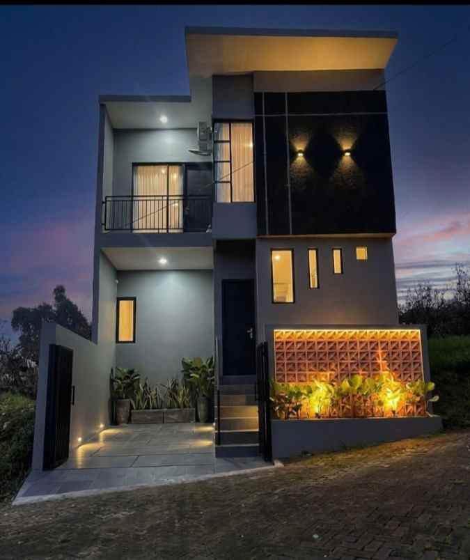 dijual villa jl imam sujono bulukerto