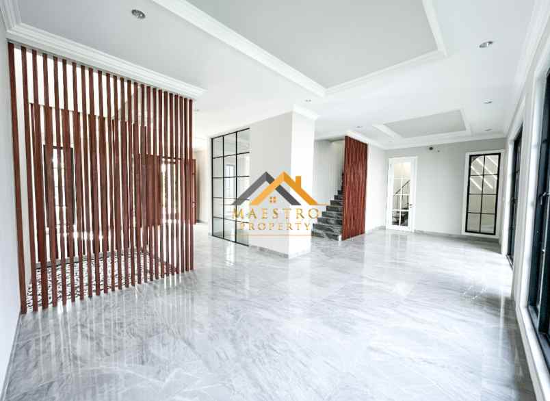 dijual villa komplek citraland gama