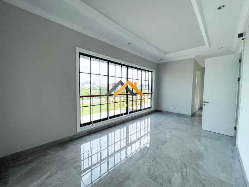 dijual villa komplek citraland gama