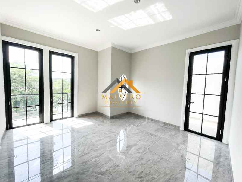 dijual villa komplek citraland gama