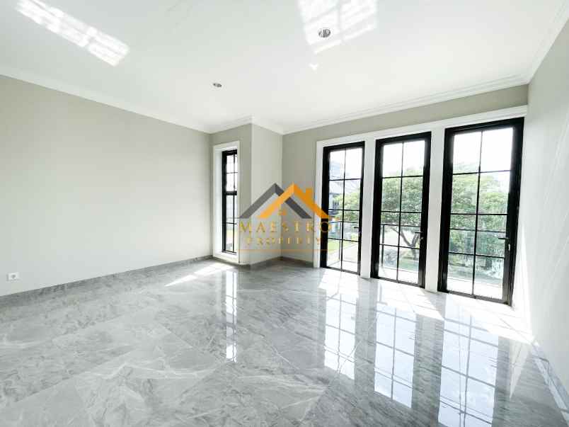 dijual villa komplek citraland gama