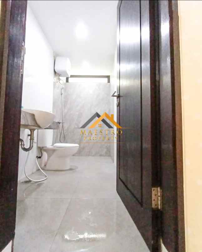 dijual villa komplek j city cluster j crown tipe jade