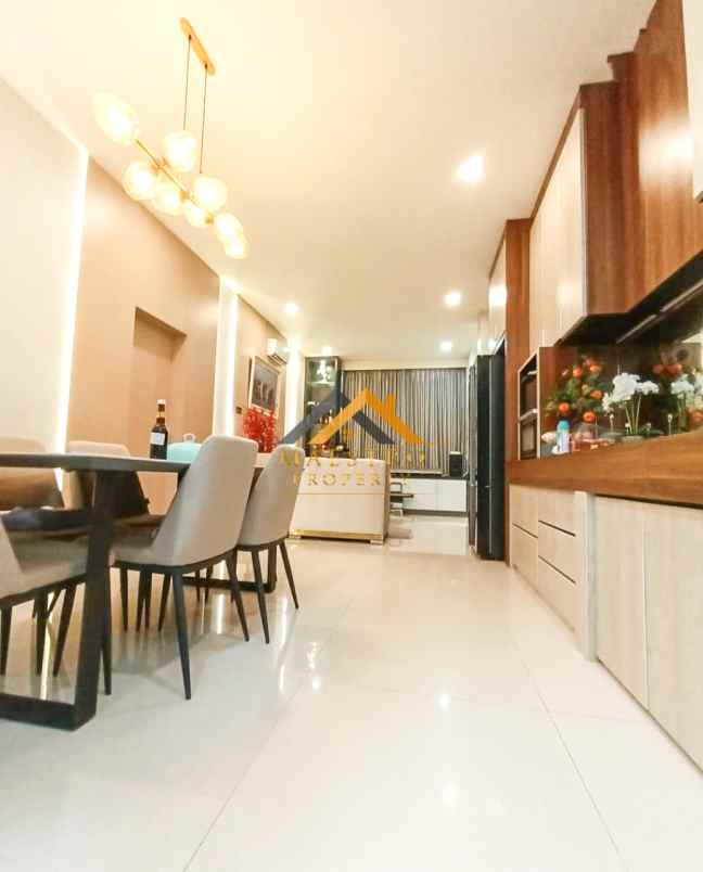 dijual villa komplek j city cluster j crown tipe jade
