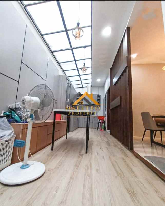 dijual villa komplek j city cluster j crown tipe jade