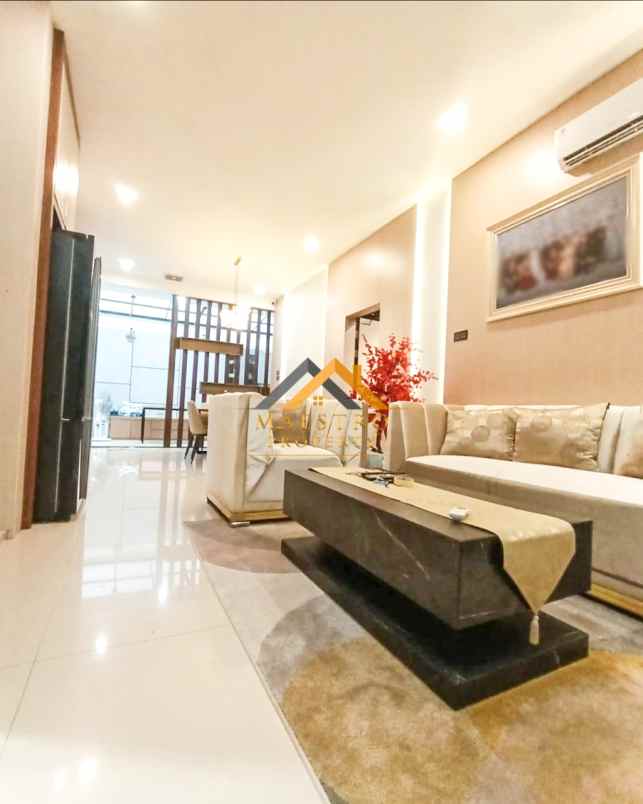 dijual villa komplek j city cluster j crown tipe jade