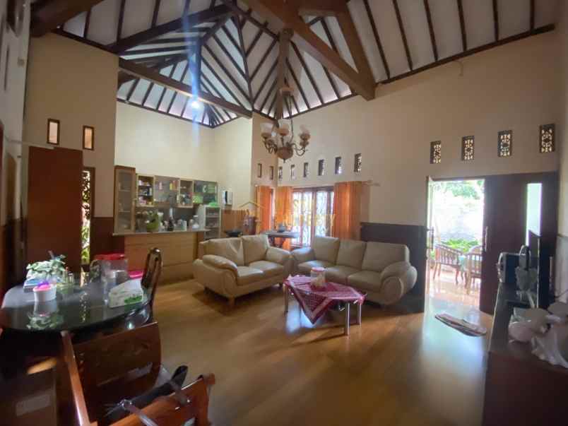 dijual villa pleret bantul